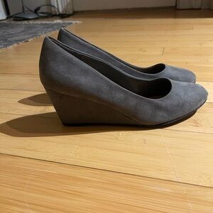 Woman’s size 9 wedge heel